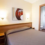 Hotel Esperia 3*