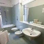 Esperia Hotel 3*