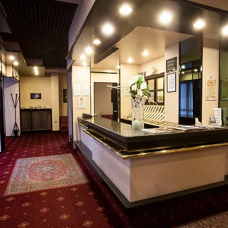 فندق Esperia 3*