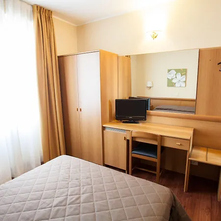 Hotel Esperia 3*
