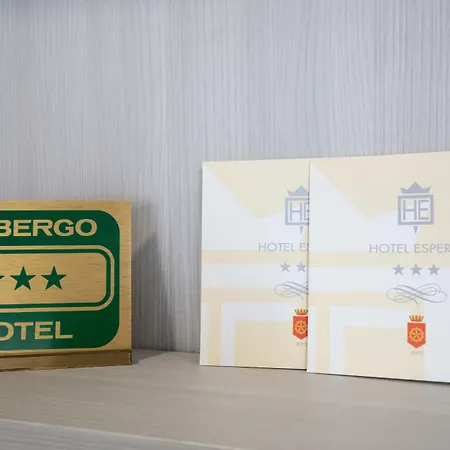 Esperia Hotel 3*