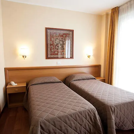 Hotel Esperia 3*