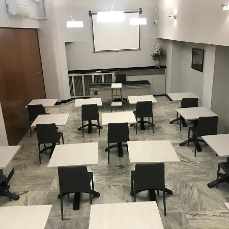伊斯佩里亚酒店 酒店 罗镇