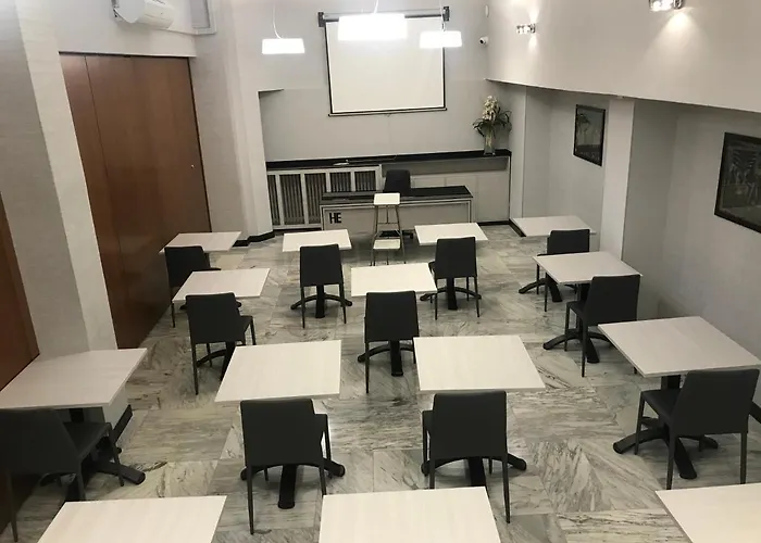 Esperia Otel Rho
